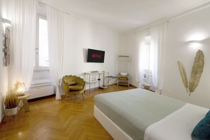 2 bedrooms, iron/ironing board, travel cot, free WiFi