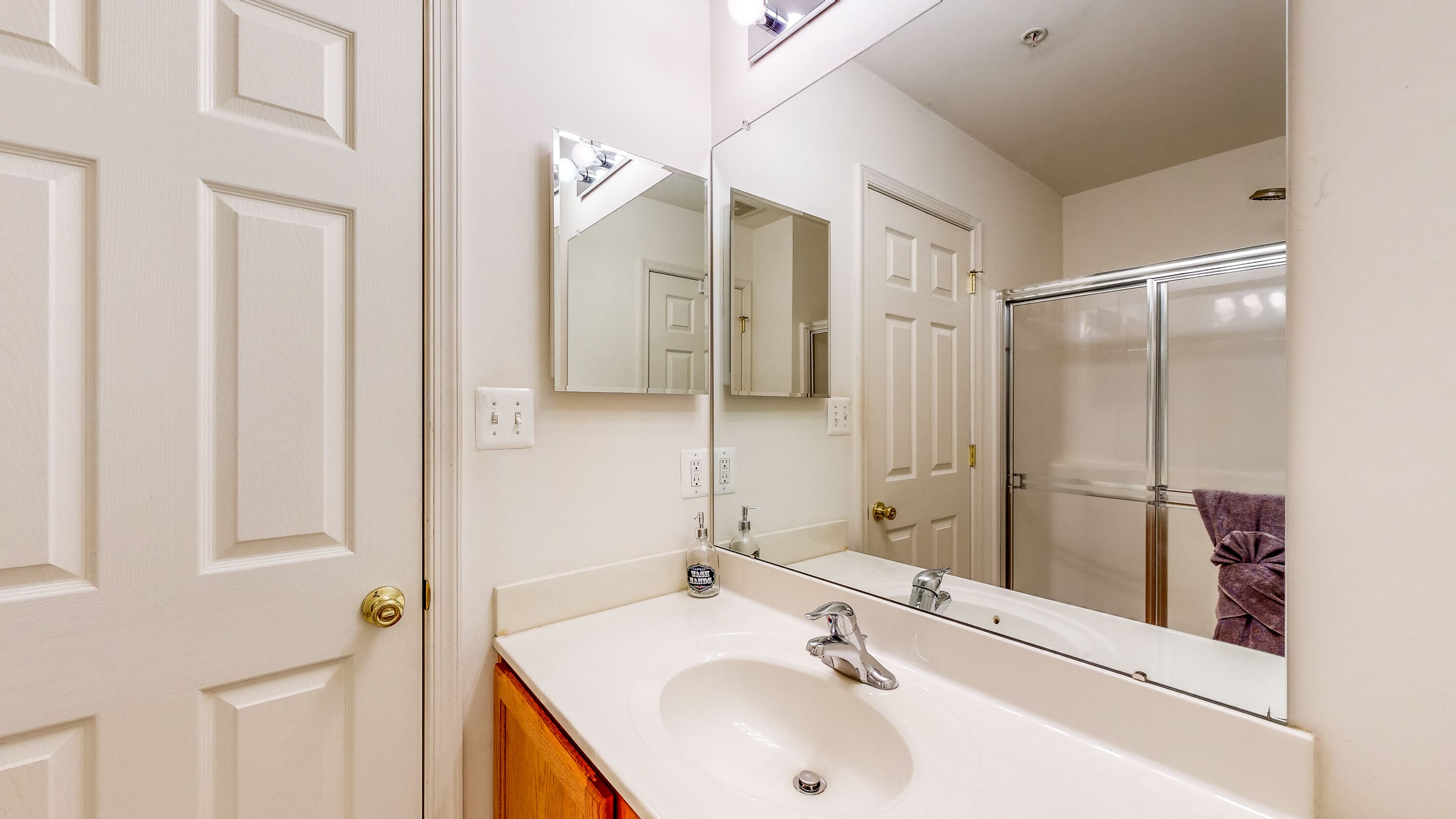 Quiet Townhome with Full Kitchen, Private Washer/Dryer, WiFi & Central AC in Fruitland, United States