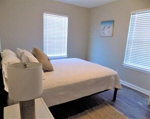 3 bedrooms, desk, iron/ironing board, free WiFi