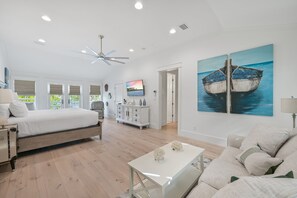 5 bedrooms, desk, free WiFi, bed sheets