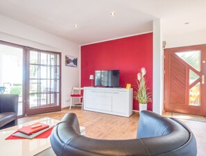 Een televisie en een dvd-speler