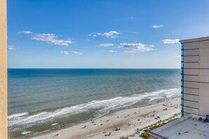 On the beach - Premier 17th Floor Oceanfront Retreat - Myrtle Beach Hilton Anderson Club (Myrtle Beach)