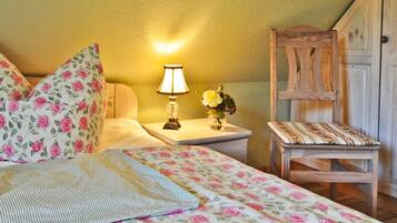 2 camere, culla da viaggio, Wi-Fi gratuito, lenzuola