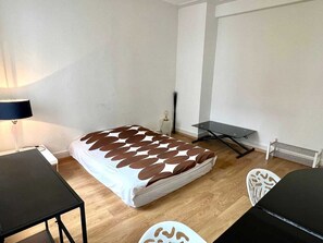 1 dormitorio, Internet, ropa de cama