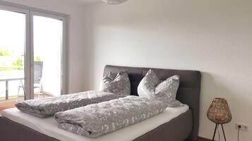 1 bedroom, travel cot, free WiFi, bed sheets