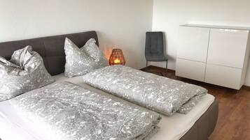 1 Schlafzimmer, Reisekinderbett, kostenloses WLAN, Bettwäsche
