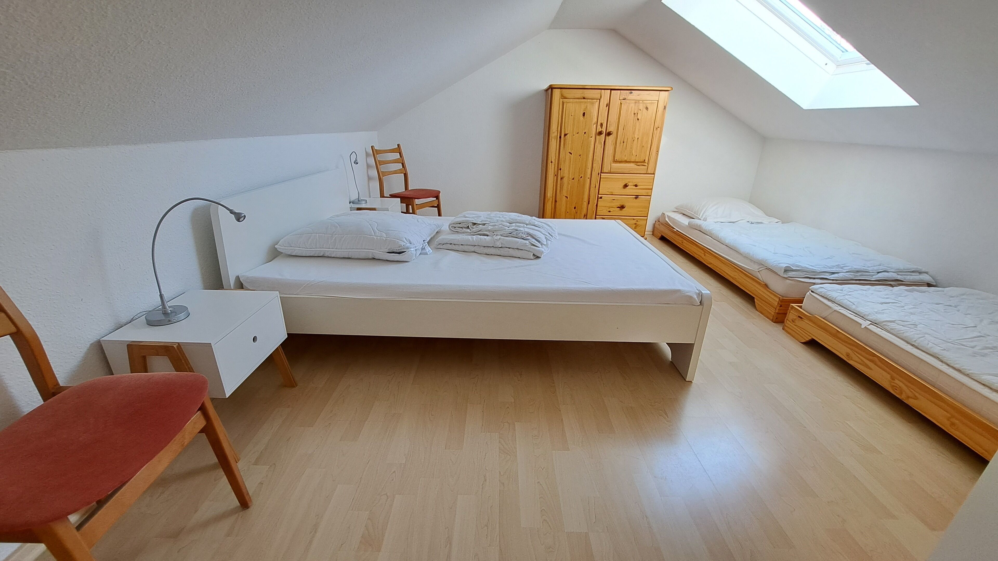 1 dormitorio, cuna de viaje, wifi gratis y ropa de cama