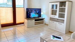 TV, DVD-spiller, bordtennis og stereoanlegg