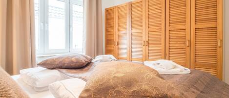1 bedroom, free WiFi, bed sheets