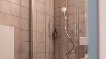 Dusche im Bad