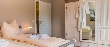 2 chambres, lit parapluie, Wi-Fi gratuit, draps fournis