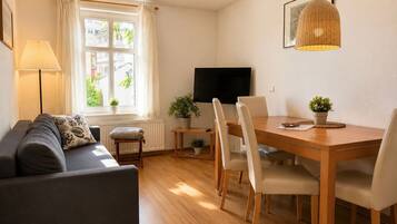 Fernseher, DVD-Player, Stereoanlage