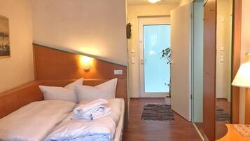 2 bedrooms, bed sheets