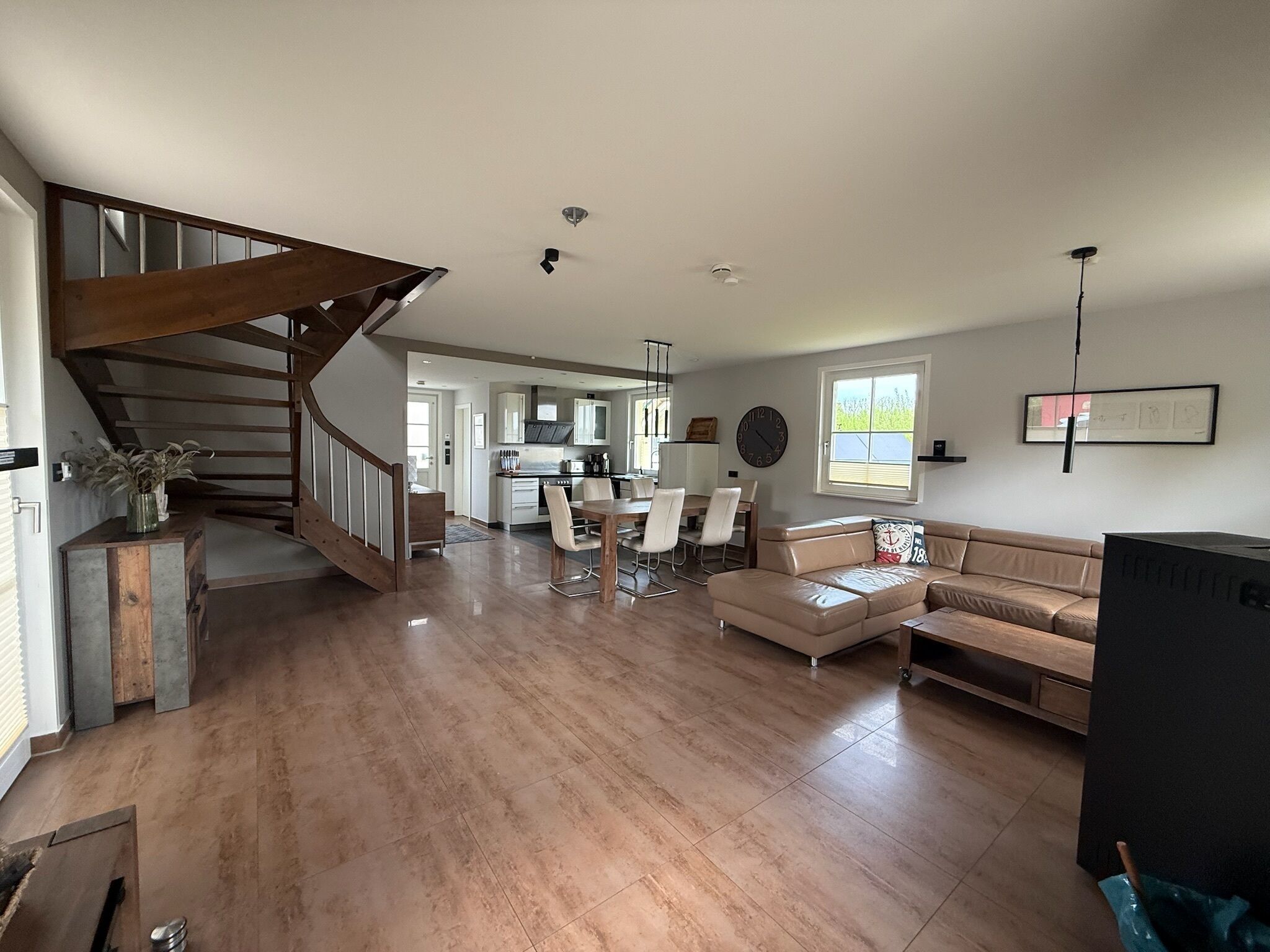 TV, fireplace, DVD player, stereo