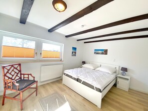 1 bedroom, travel cot, free WiFi, bed sheets