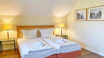 2 Schlafzimmer, Schreibtisch, Reisekinderbett, kostenloses WLAN