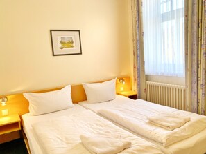 1 Schlafzimmer, Schreibtisch, Reisekinderbett, kostenloses WLAN