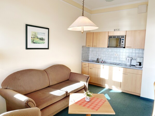 TV - Sea view apartment no. 23 in the Villa Anna in Sassnitz on Rügen (Sassnitz)