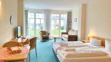 Desk, travel cot, free WiFi, bed sheets