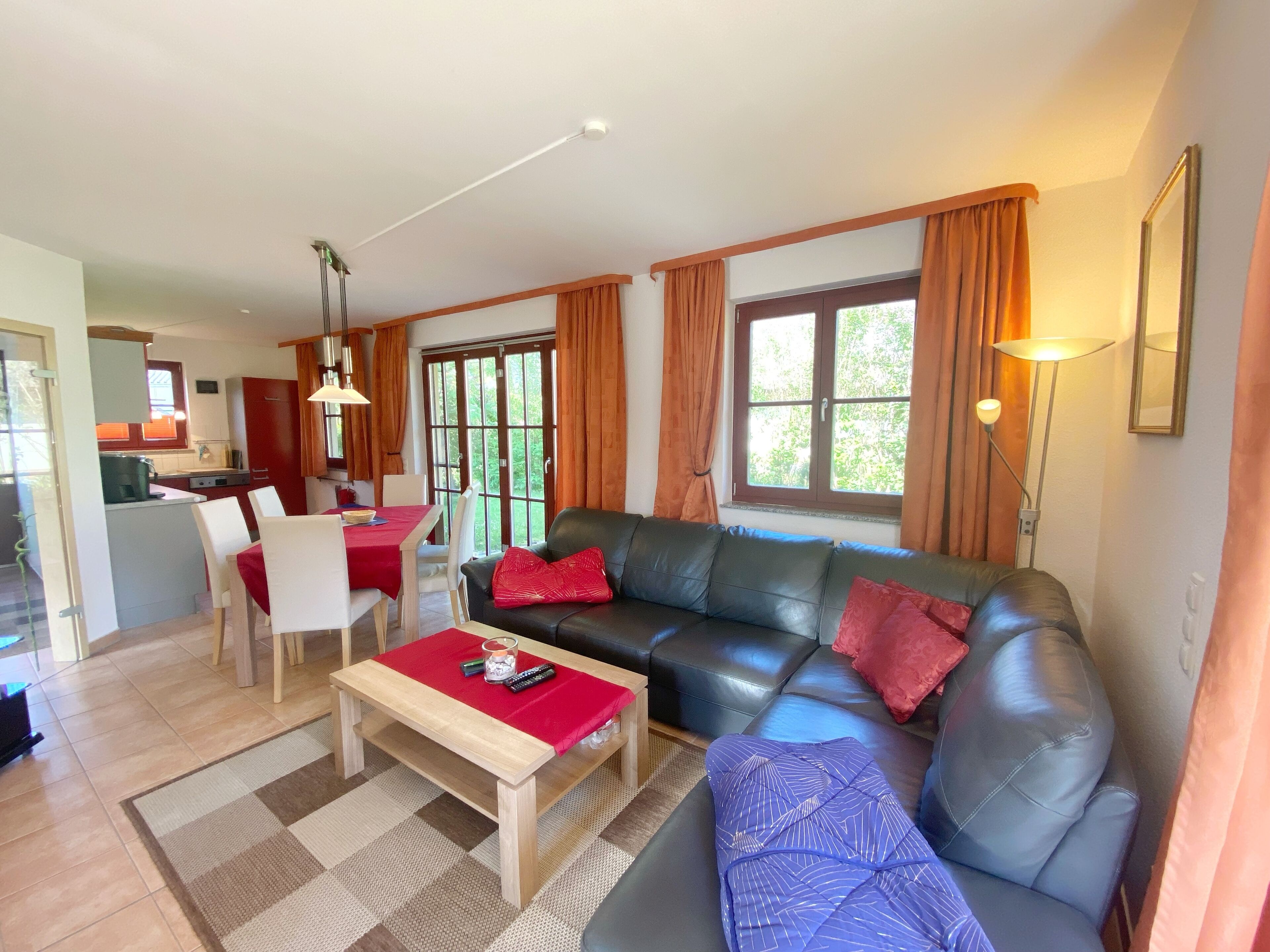 Fernseher, Kamin, DVD-Player, Stereoanlage