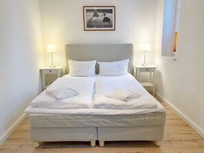 1 bedroom, travel crib, free WiFi, bed sheets