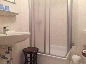 ヘアドライヤー、タオル