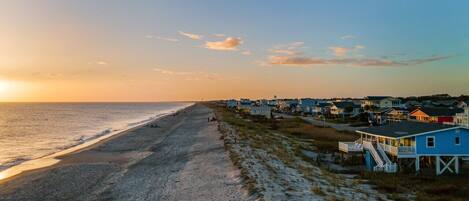 Una spiaggia nelle vicinanze