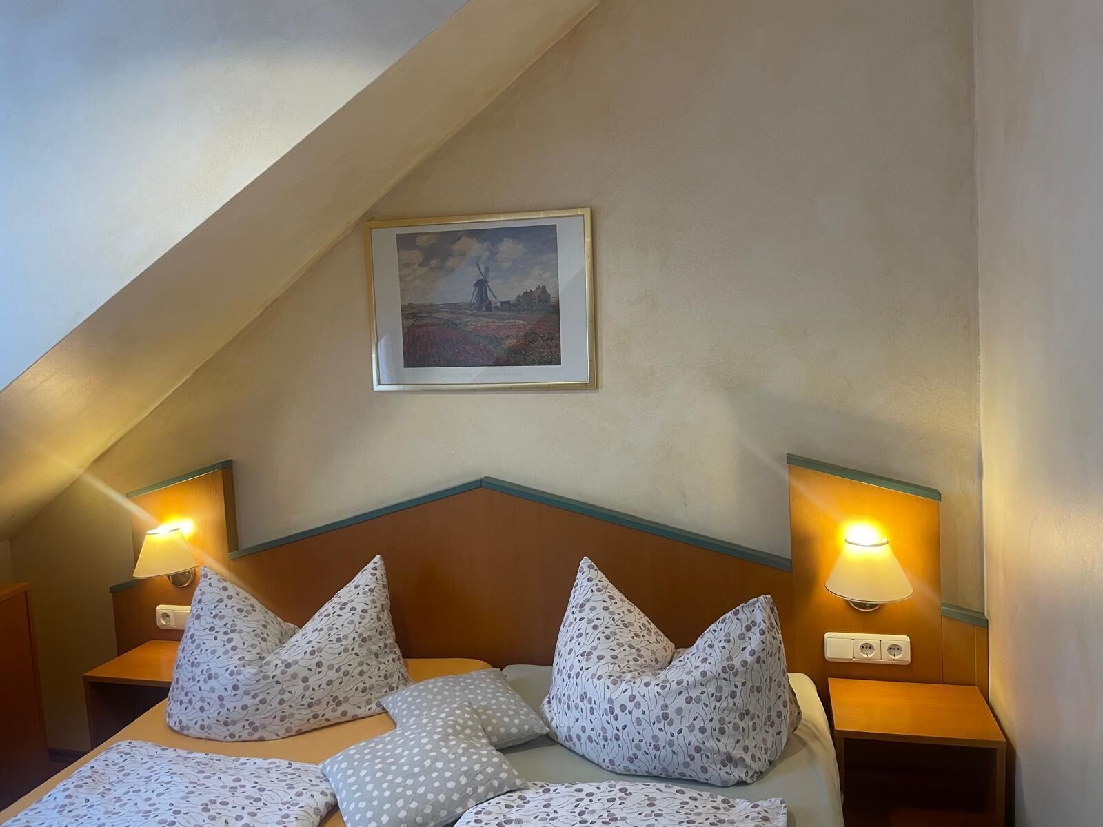 2 bedrooms, bed sheets