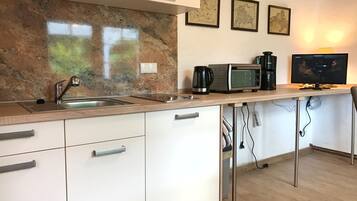 Refrigerador, microondas, horno, placa de cocina