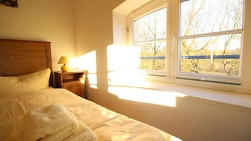 1 chambre, lit parapluie, Wi-Fi gratuit, draps fournis