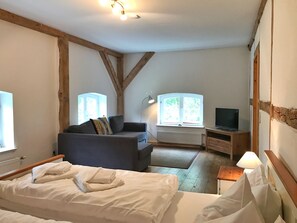 1 Schlafzimmer, Reisekinderbett, kostenloses WLAN, Bettwäsche