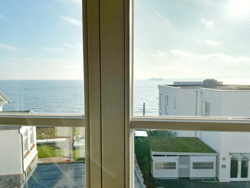 Seaside Appartements, "black-white"