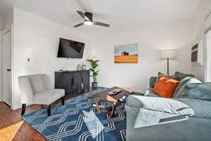 Smart TV, offices - Minutes to Downtown + Deck | Paso Robles Wine Country | Paso on Oak (Paso Robles)