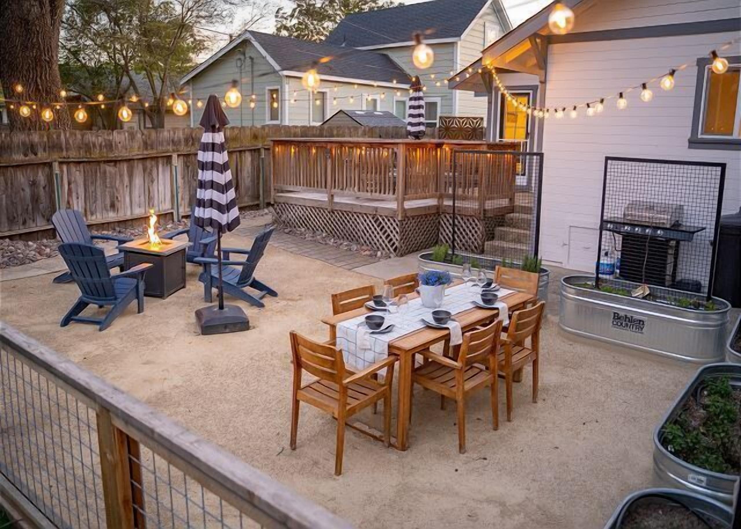 Outdoor dining