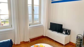 Fernseher, Stereoanlage