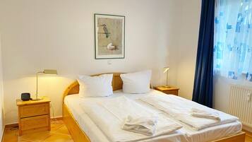 1 Schlafzimmer, Reisekinderbett, kostenloses WLAN, Bettwäsche