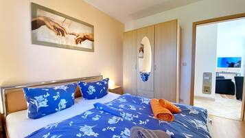 2 slaapkamers, reisbedje, gratis wifi, beddengoed