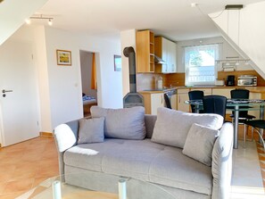 TV, stereo - Vacation apartment 3, Am Hochzeitsberg 3A in Breege (Breege)