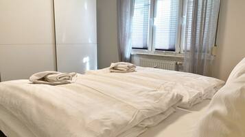 1 bedroom, travel cot, free WiFi, bed sheets