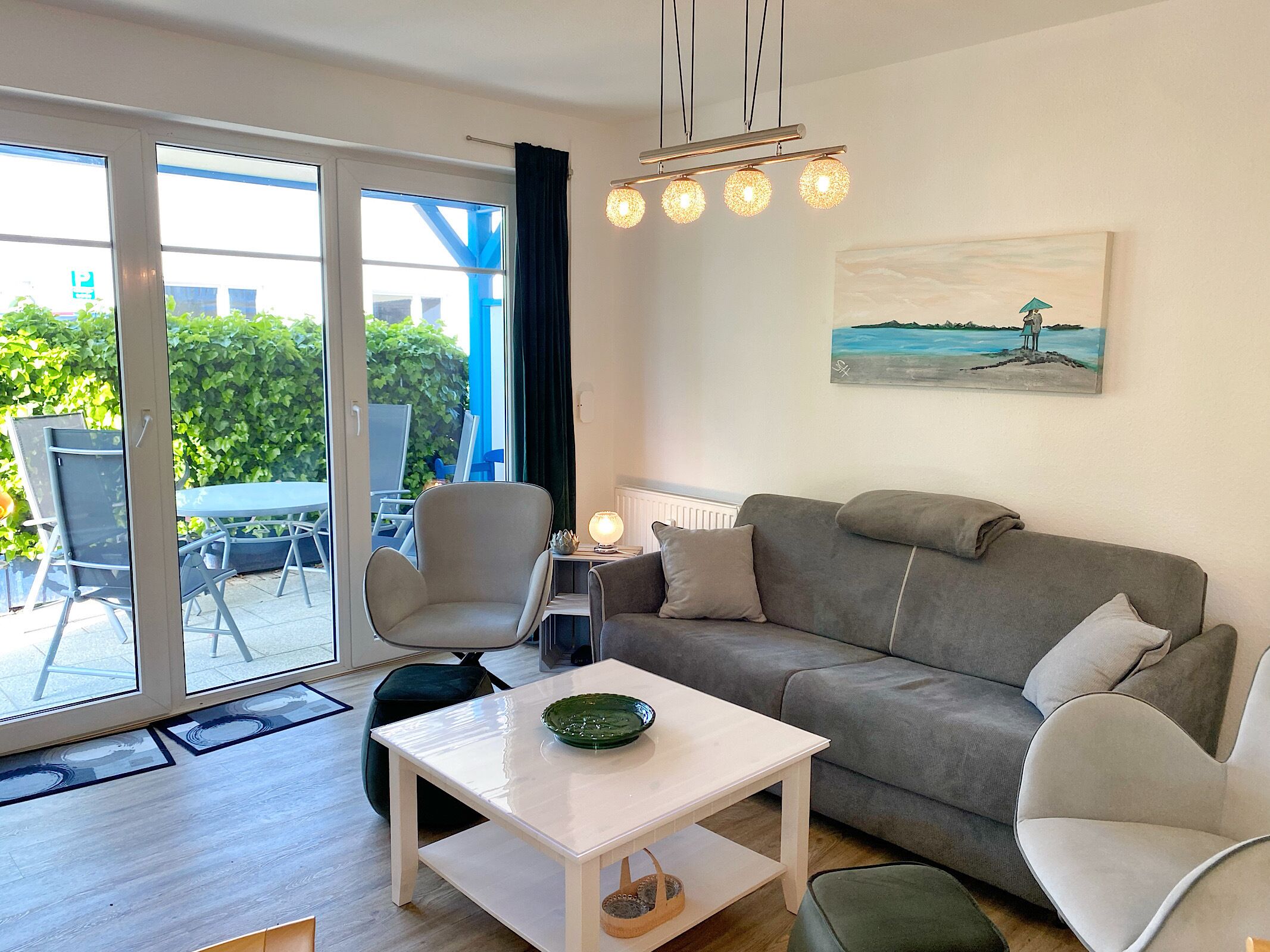 Fernseher, DVD-Player, Stereoanlage