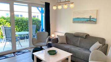 Fernseher, DVD-Player, Stereoanlage