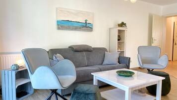 Fernseher, DVD-Player, Stereoanlage