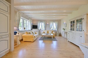 TV, stereo - Landhaus Vilmnitz, Wohnung 8 (Vilmnitz)