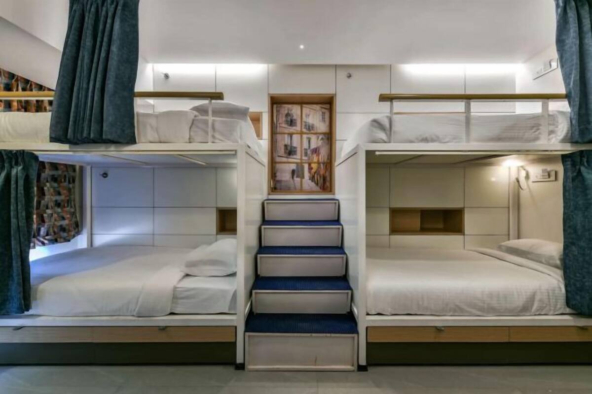1 habitación, ropa de cama de alta calidad, cubrecamas y minibar