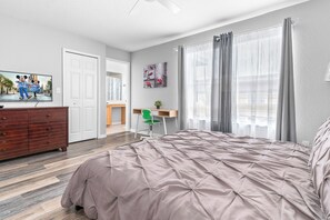 3 bedrooms, desk, iron/ironing board, travel crib - Modern Retreat |Pool&Slides+Disney 3 Miles Away (Kissimmee)