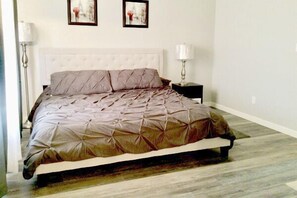 3 bedrooms, desk, iron/ironing board, travel cot