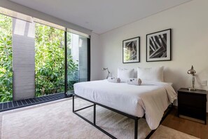 3 bedrooms, iron/ironing board, travel crib, WiFi