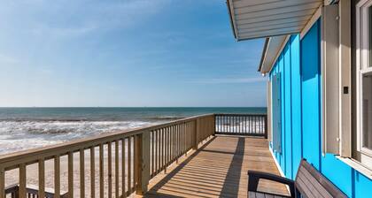 Blue Sky Breeze - Gulf Front, Pet Friendly on the beach