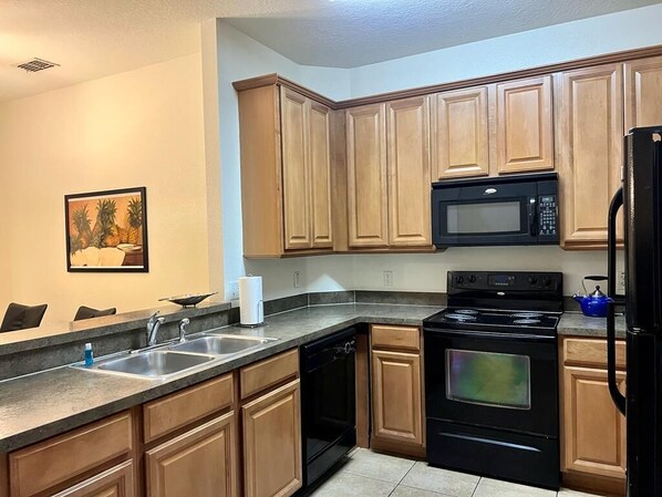 Private kitchen - 4. Magical Townhouse Moments from Disney! (Kissimmee)