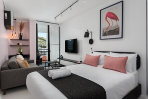 1 bedroom, in-room safe, desk, iron/ironing board - Stylish Living at The Flamingo! (Cape Town)